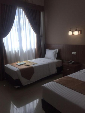 Гостиница Bunda Hotel Padang  Паданг